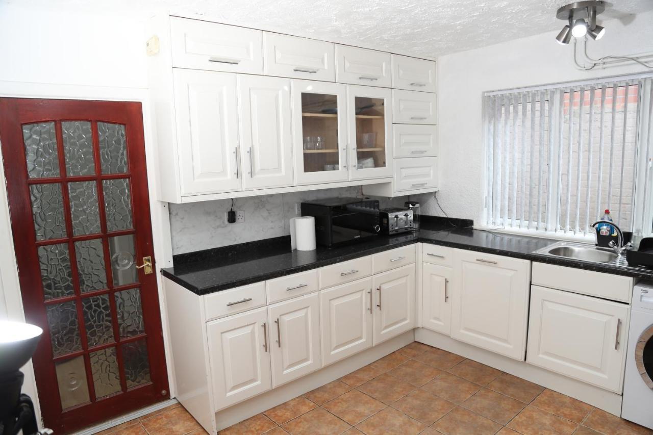 Cosy 3-Bed Bungalow Nec Airport Close To Amenities Μπέρμιγχαμ Εξωτερικό φωτογραφία